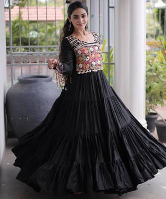 Black rayon embroidered flared gown set 3