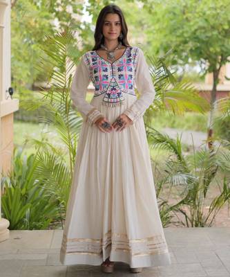 Off-white cotton embroidered flared gown set 4