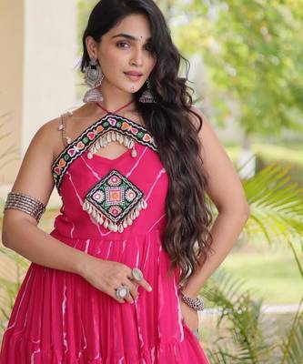 Pink faux georgette printed flared gown set 4