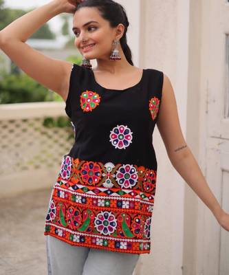 Black georgette embroidered kurta 3