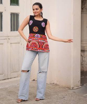 Black georgette embroidered kurta 4