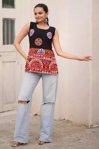 Black georgette embroidered kurta