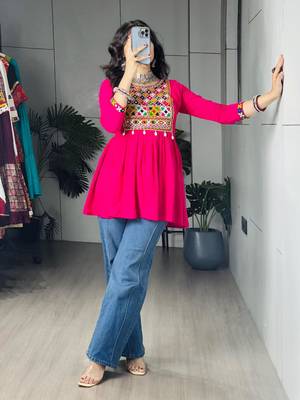 Rani-pink cotton poly embroidered kurta 2
