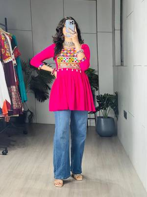 Rani-pink cotton poly embroidered kurta 4