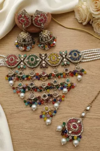 kundan choker jewelry set with jhumkas & maang tikka for women