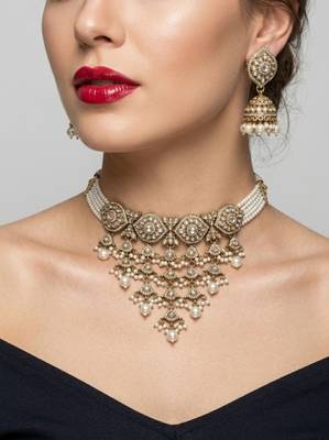 kundan choker jewelry set with jhumkas & maang tikka for women  1