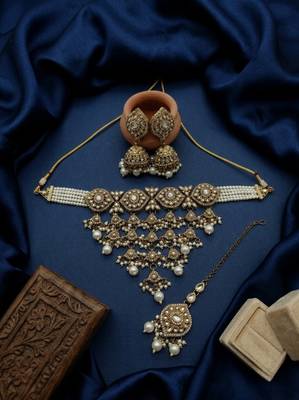 kundan choker jewelry set with jhumkas & maang tikka for women  2