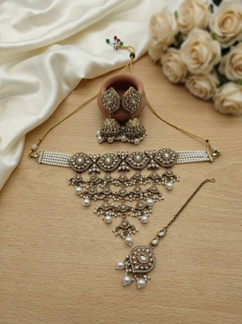 kundan choker jewelry set with jhumkas & maang tikka for women 