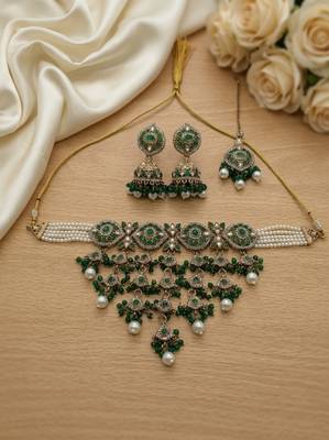 kundan choker jewelry set with jhumkas & maang tikka for women  2