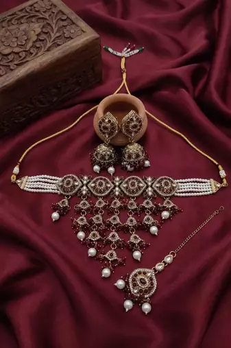kundan choker jewelry set with jhumkas & maang tikka for women 