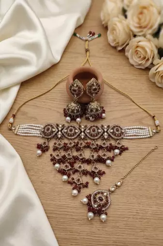 kundan choker jewelry set with jhumkas & maang tikka for women 