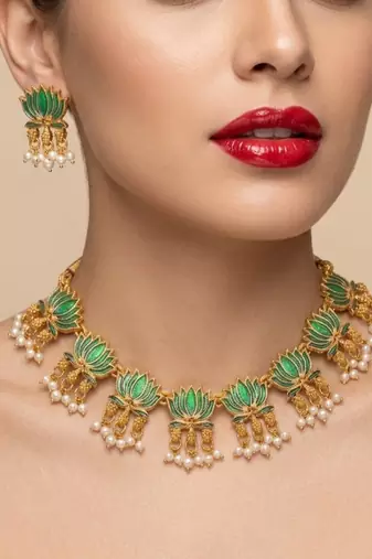 women's traditional handcrafted gold-plated lotus kundan jewellery set