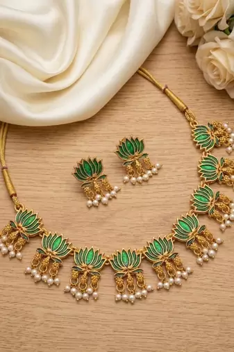 women's traditional handcrafted gold-plated lotus kundan jewellery set