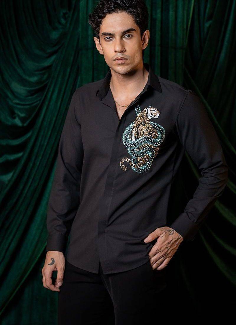 Black embroidered lycra strech shirt