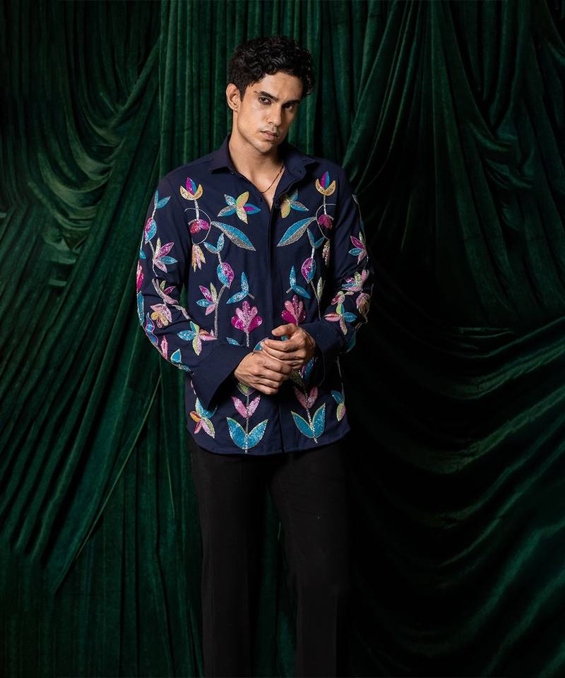 Blue embroidered lycra strech shirt