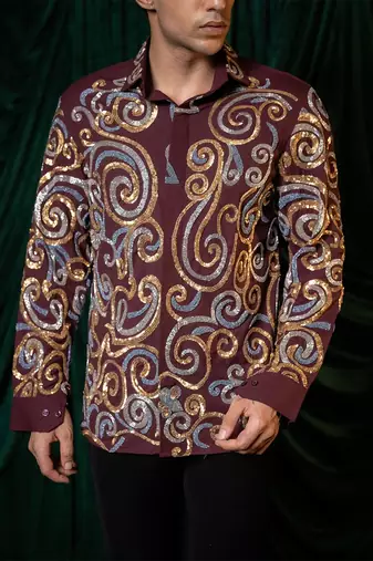 Red embroidered lycra strech shirt