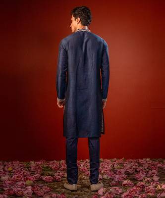 Navy blue embroidered raw silk kurta 4