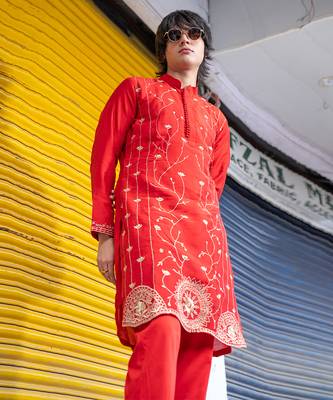 Red embroidered raw silk kurta 4