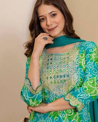 Bandhani Printed Round Neck Mirror Work Straight Kurta With Trousers & Dupatta 2