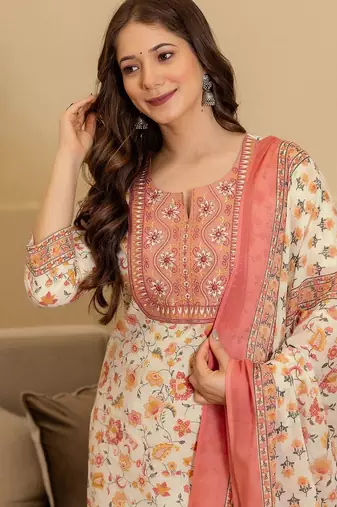 women floral printed kurta with trousers & dupatta