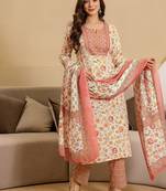 Women Floral Printed Kurta with Trousers & Dupatta