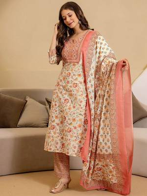 Women Floral Printed Kurta with Trousers & Dupatta 4