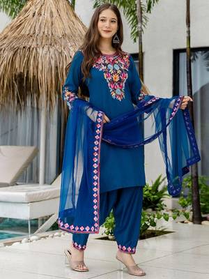Women Ethnic Motifs Embroidered Regular Thread Work Kurta with Patiala & Dupatta 4