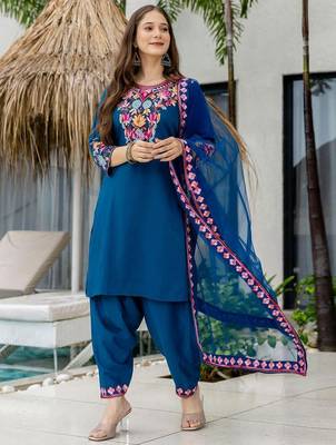 Women Ethnic Motifs Embroidered Regular Thread Work Kurta with Patiala & Dupatta 5