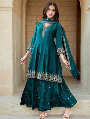 Women Ethnic Motifs Printed Kurta with Sharara & Dupatta 3