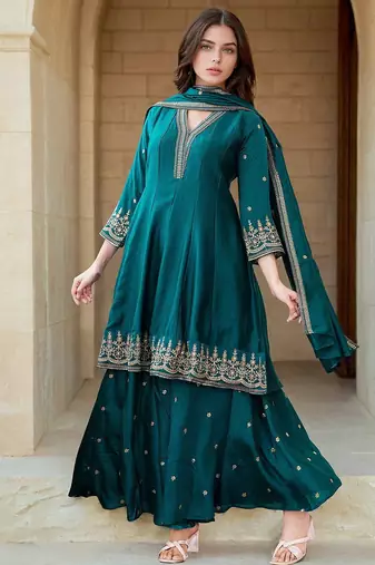 Women Ethnic Motifs Printed Kurta with Sharara & Dupatta