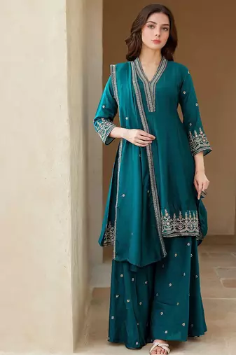 Women Ethnic Motifs Printed Kurta with Sharara & Dupatta