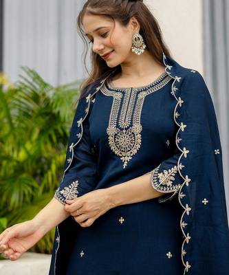 Women Ethnic Motifs Embroidered Regular Thread Work Kurta with Sharara & With Dupatta 2