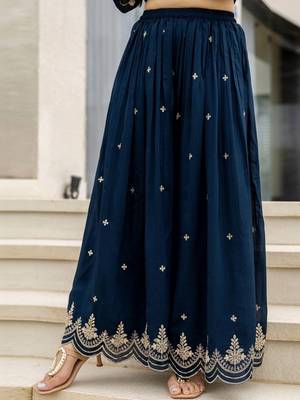 Women Ethnic Motifs Embroidered Regular Thread Work Kurta with Sharara & With Dupatta 4