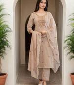 Women Floral Printed Kurta with Trousers & Dupatta