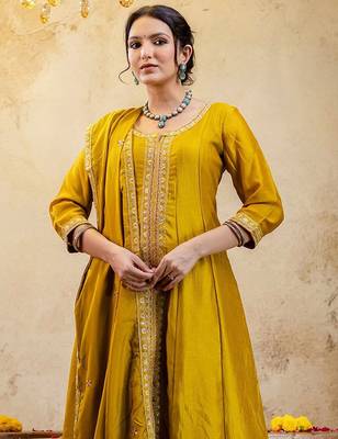 Women Ethnic Motifs Angrakha Sequinned Kurta & Trousers With Dupatta 1