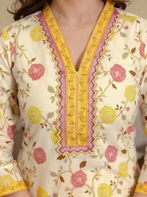 Floral Printed V-Neck Kurta With Trousers & Dupatta 6