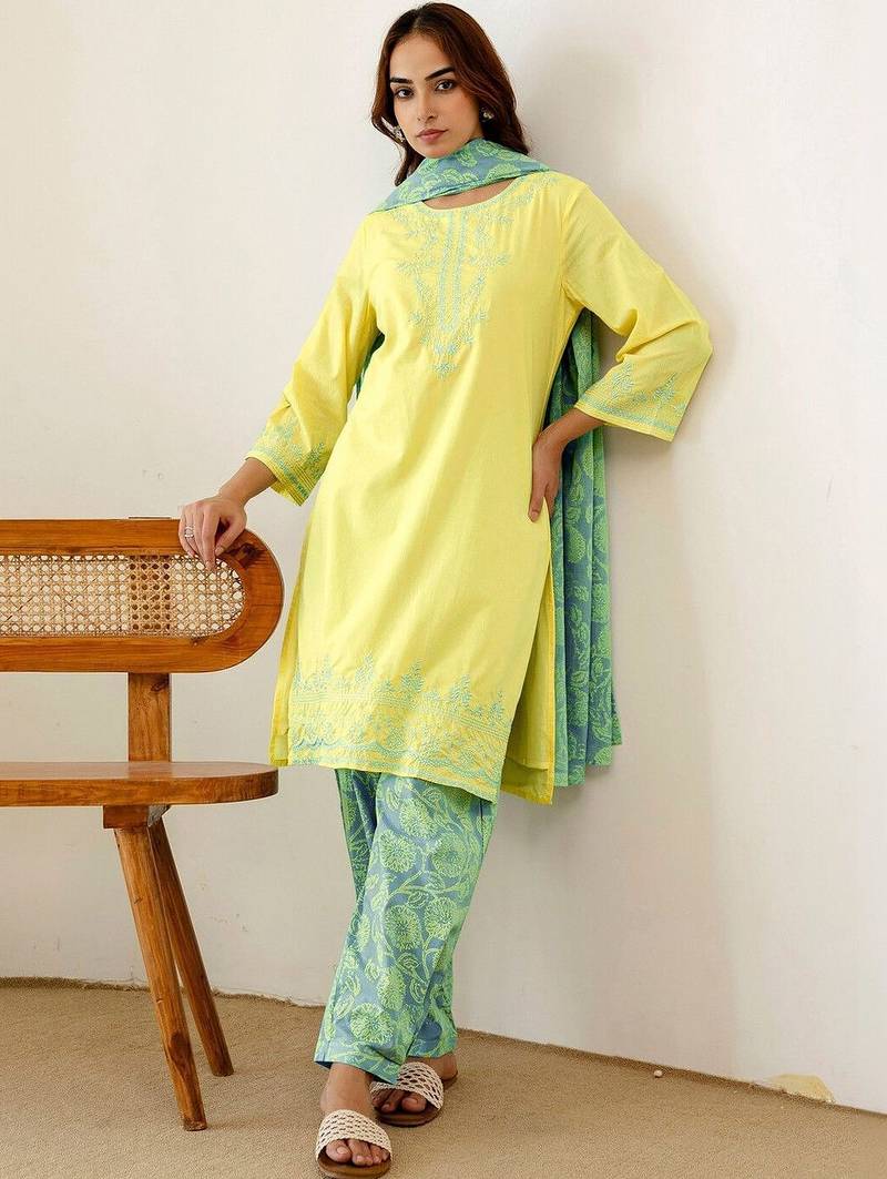 Women Ethnic Motifs Embroidered Regular Thread Work Pure Cotton Kurta with Trousers & With Dupatta
