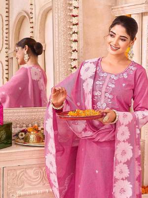 Women Floral Embroidered Regular Thread Work Kurta with Trousers & With Dupatta 2