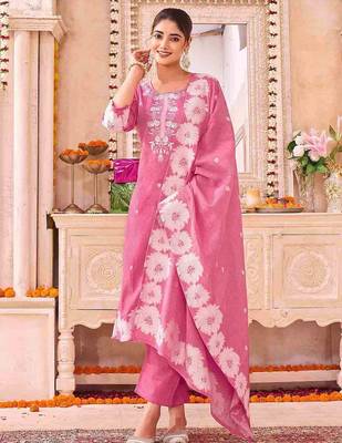 Women Floral Embroidered Regular Thread Work Kurta with Trousers & With Dupatta 4