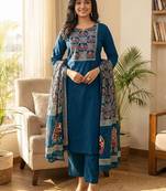 Women Ethnic Motifs Printed Regular Kurta with Trousers & With Dupatta