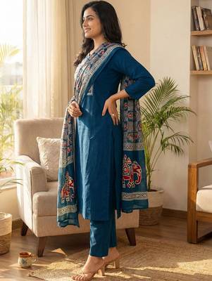 Women Ethnic Motifs Printed Regular Kurta with Trousers & With Dupatta 3