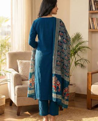 Women Ethnic Motifs Printed Regular Kurta with Trousers & With Dupatta 4