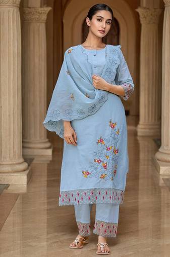 Women Floral Embroidered Regular Kurta with Trousers & Dupatta