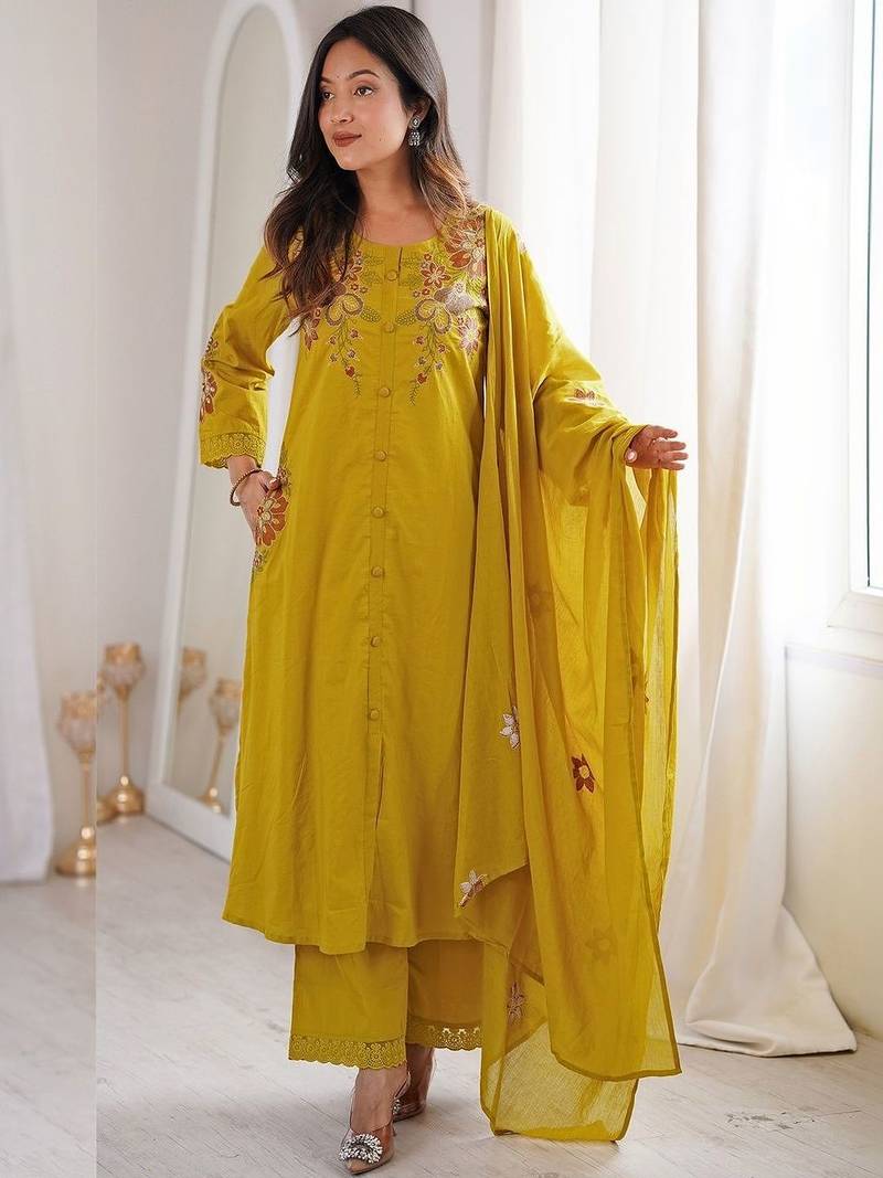 Women Printed Regular Kurta with Palazzos & With Dupatta