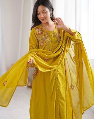 Women Printed Regular Kurta with Palazzos & With Dupatta 6
