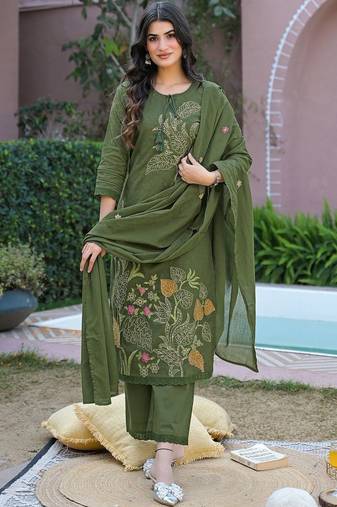 Women Regular Pure Cotton Kurta with Pyjamas & With Dupatta