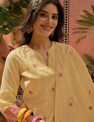 Women Floral Printed Regular Pure Cotton Kurta with Trousers & With Dupatta 3
