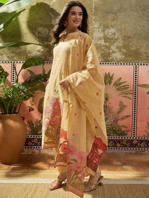 Women Floral Printed Regular Pure Cotton Kurta with Trousers & With Dupatta 6