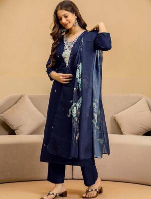 Women Ethnic Motifs Embroidered Kurta with Trousers & Dupatta 3