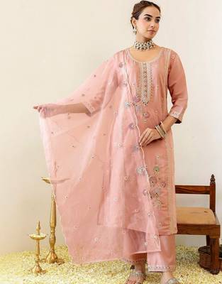 Women Floral Embroidered Regular Thread Work Kurta with Trousers & With Dupatta 1